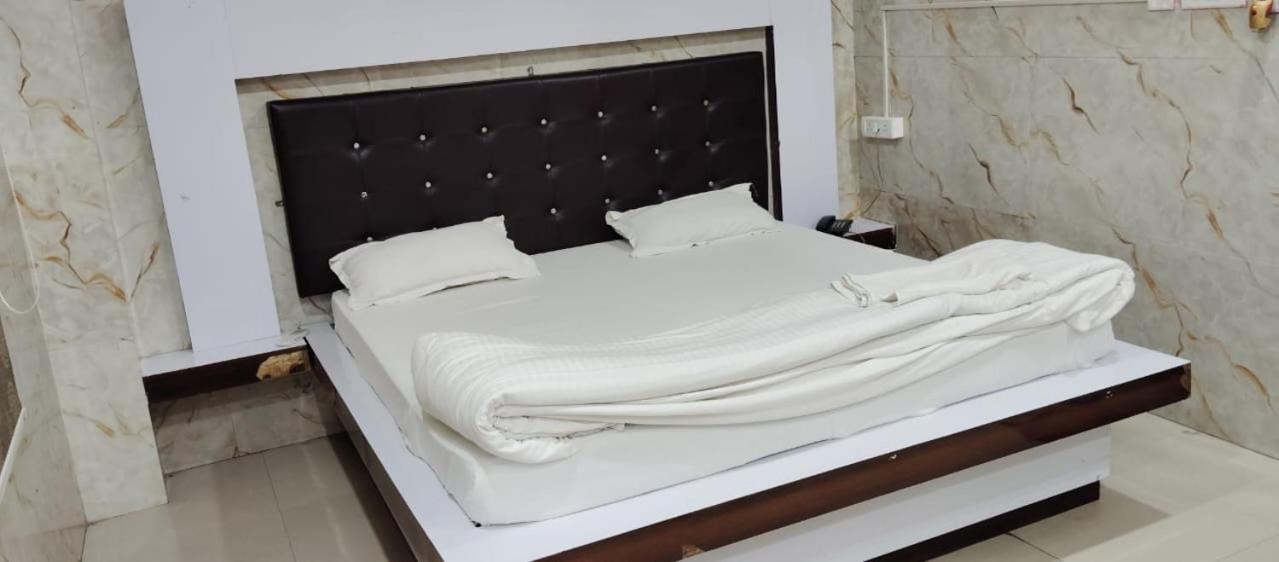 Hotel Shri Sai International, Sitamarhi Dumra Экстерьер фото